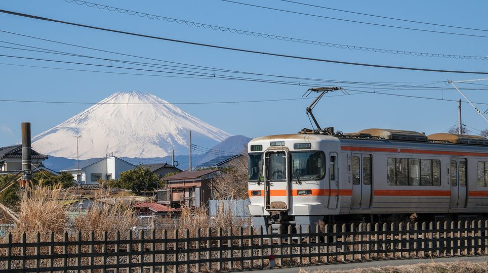 富士山と御殿場線の電車