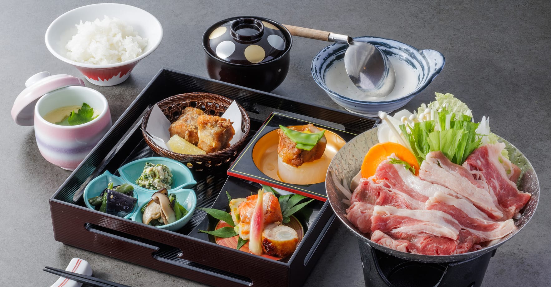 昼食の御膳